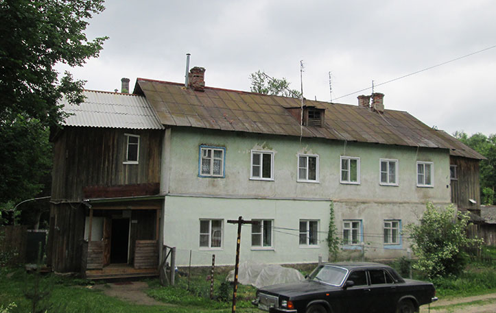 Внешний вид дома летом